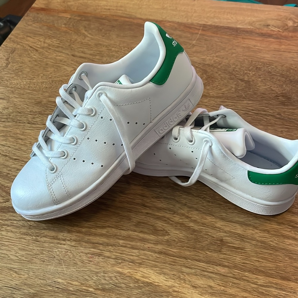 Adidas Stan Smith shoes size 4